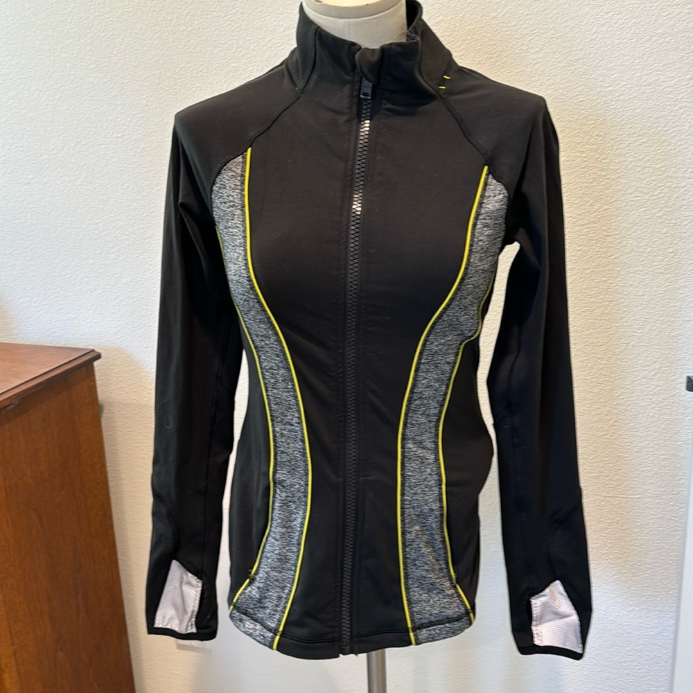 VSX workout zip up jacket. Small. Zip pocket on lower back.